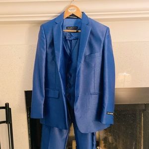 Kids sz 12 Akademikas three piece suite! 🔥
